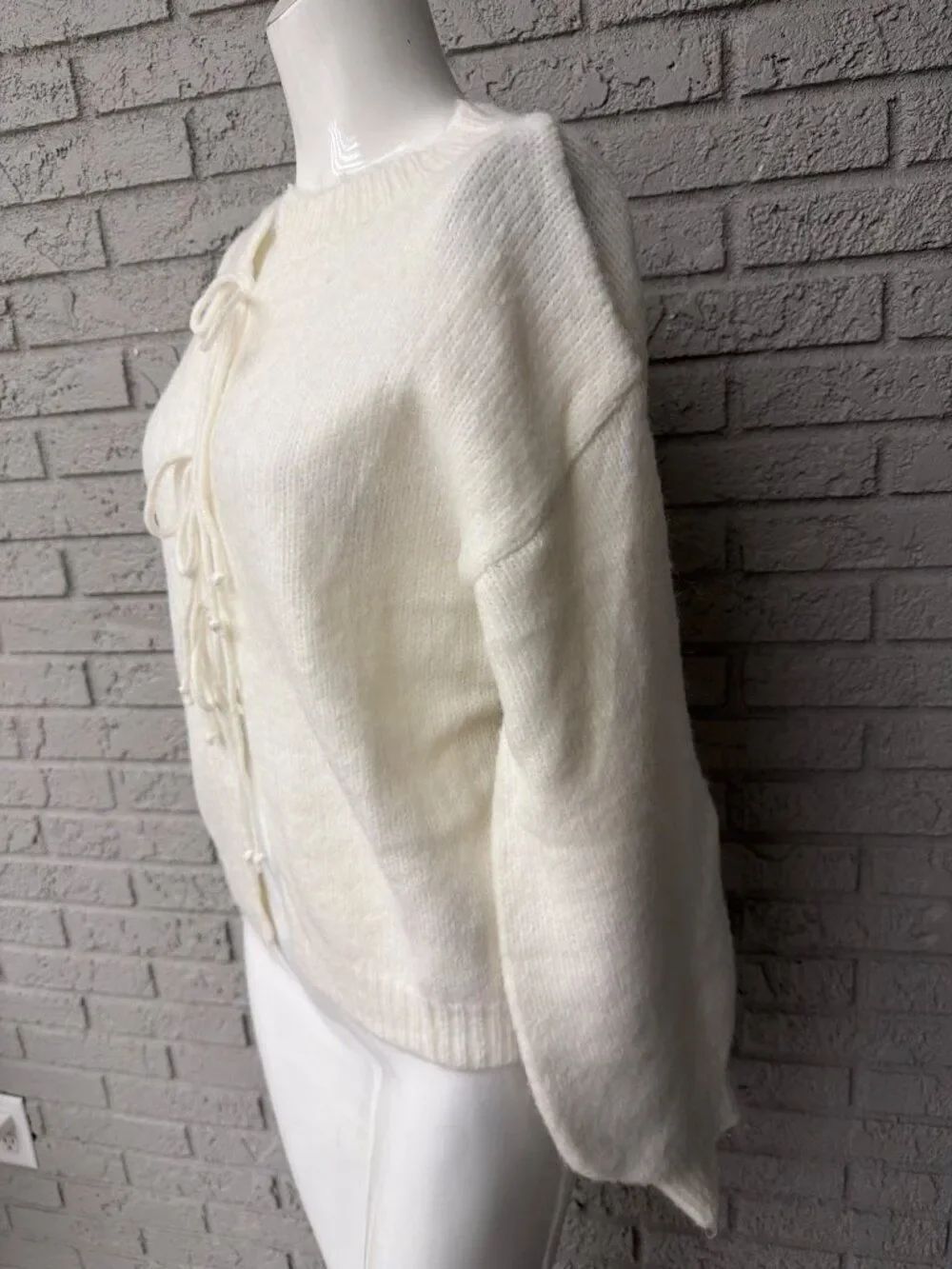 Elan Women’s Ivory Oversized Long Sleeve Tie Front Sweater Size S - Picture 6 of 8